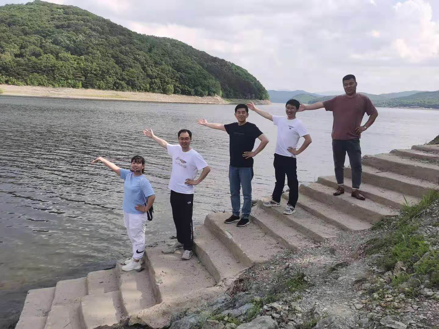 60e7ded978997.jpg 62d96c74e31dcee91fc7bf0bf331da9.jpg